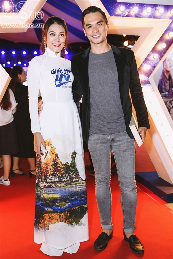 Giữa tâm bão ngoại tình, Bình Minh vẫn vui vẻ đi ra mắt phim mới-9