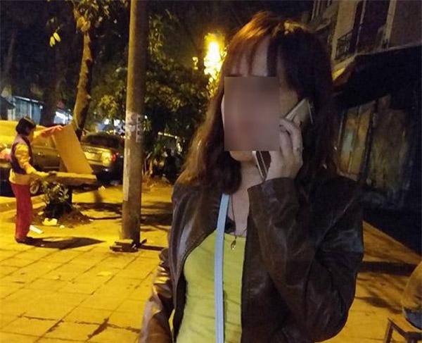 me be trai 10 tuoi bi bo va me ke bao hanh: “khi gap toi khong nhan ra con” - 2