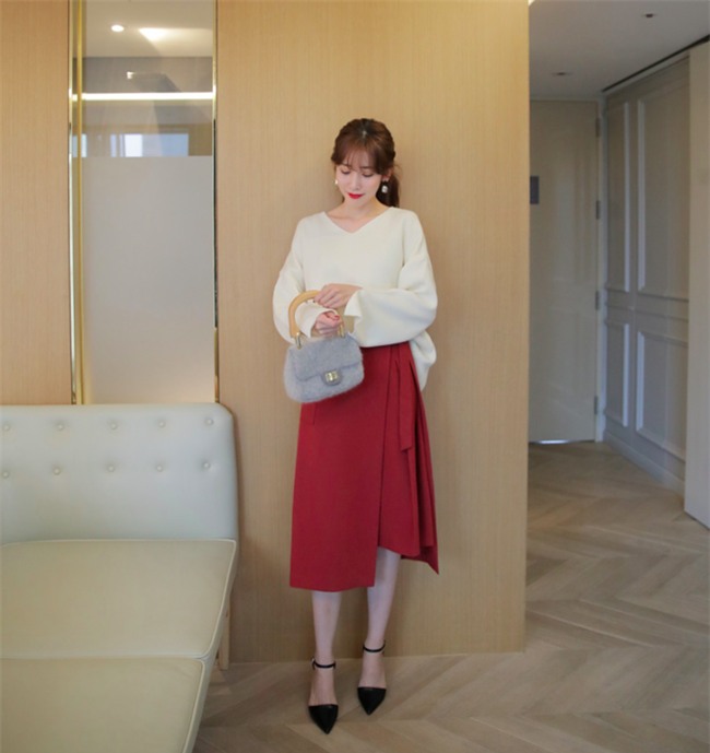 Áo len + chân váy: kết hợp thế nào để vừa ấm áp vừa gợi cảm, nữ tính trong đông này - Ảnh 3.