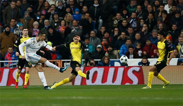 Lap sieu pham ha Dortmund, Ronaldo di vao lich su cup chau Au hinh anh 4