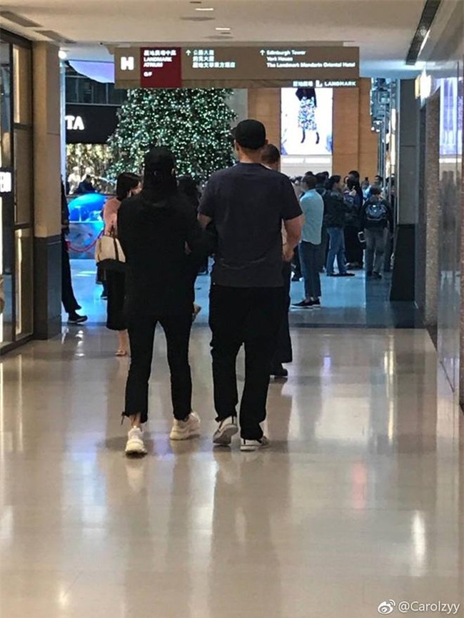 mac ke showbiz day ke ngoai tinh, cac sao nay luon chung thuy voi "thanh mai truc ma" cua minh - 6