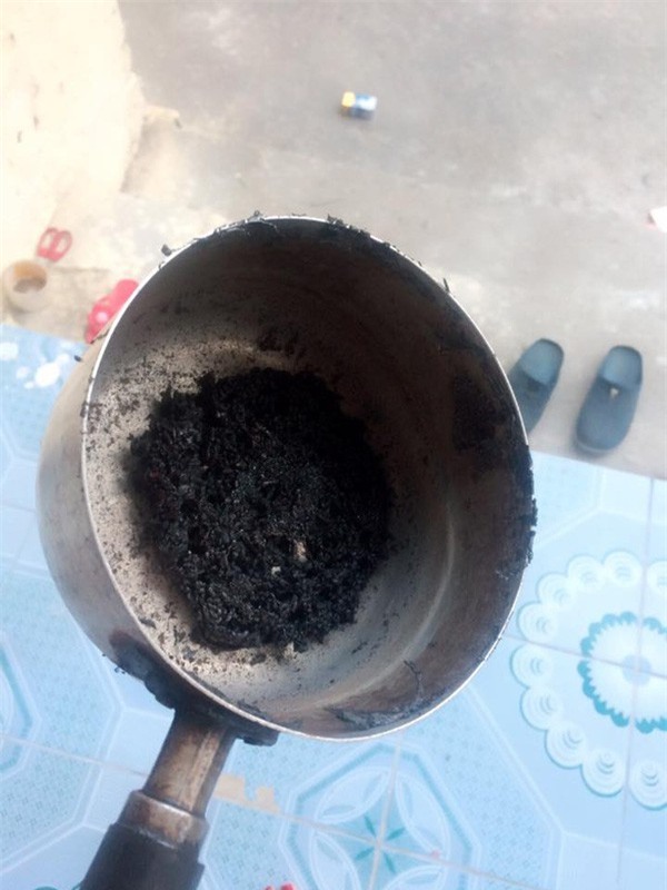 Cười rụng rốn với những pha mất não của hội mẹ bỉm sau sinh: Cá kho hóa cá thui rơm, tương ớt thành tương than - Ảnh 2.