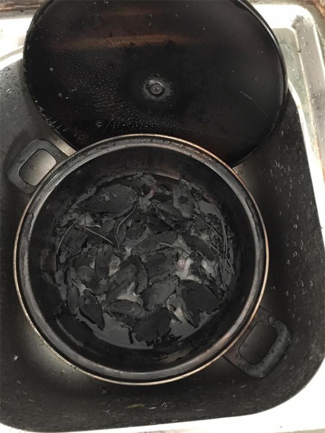 Cười rụng rốn với những pha mất não của hội mẹ bỉm sau sinh: Cá kho hóa cá thui rơm, tương ớt thành tương than - Ảnh 6.