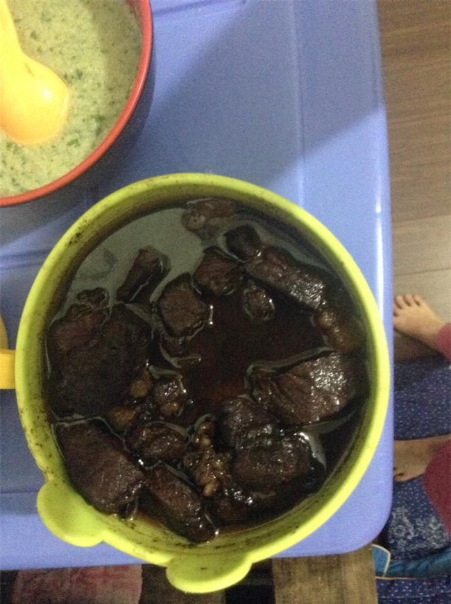 Cười rụng rốn với những pha mất não của hội mẹ bỉm sau sinh: Cá kho hóa cá thui rơm, tương ớt thành tương than - Ảnh 9.