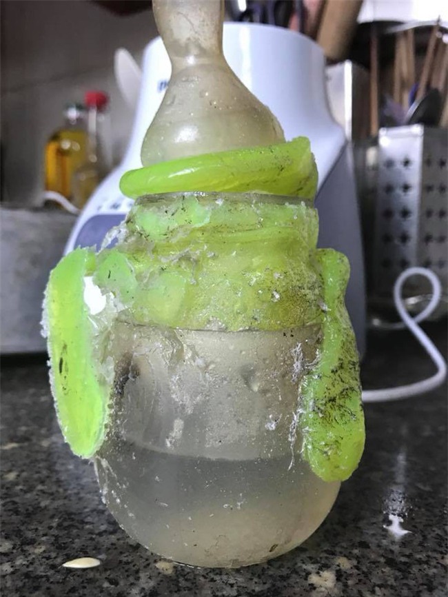 Cười rụng rốn với những pha mất não của hội mẹ bỉm sau sinh: Cá kho hóa cá thui rơm, tương ớt thành tương than - Ảnh 22.