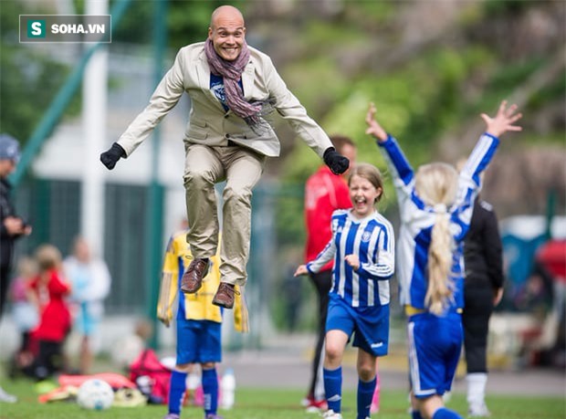 Đây là quốc gia duy nhất trên thế giới các ông bố ở bên con nhiều hơn các bà mẹ - Ảnh 1.