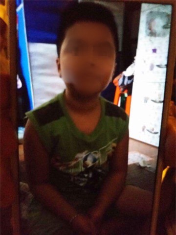Hành trình chạy trốn khỏi ngục tù của bé trai 10 tuổi nghi bị bố và mẹ kế bạo hành ở Hà Nội - Ảnh 3.
