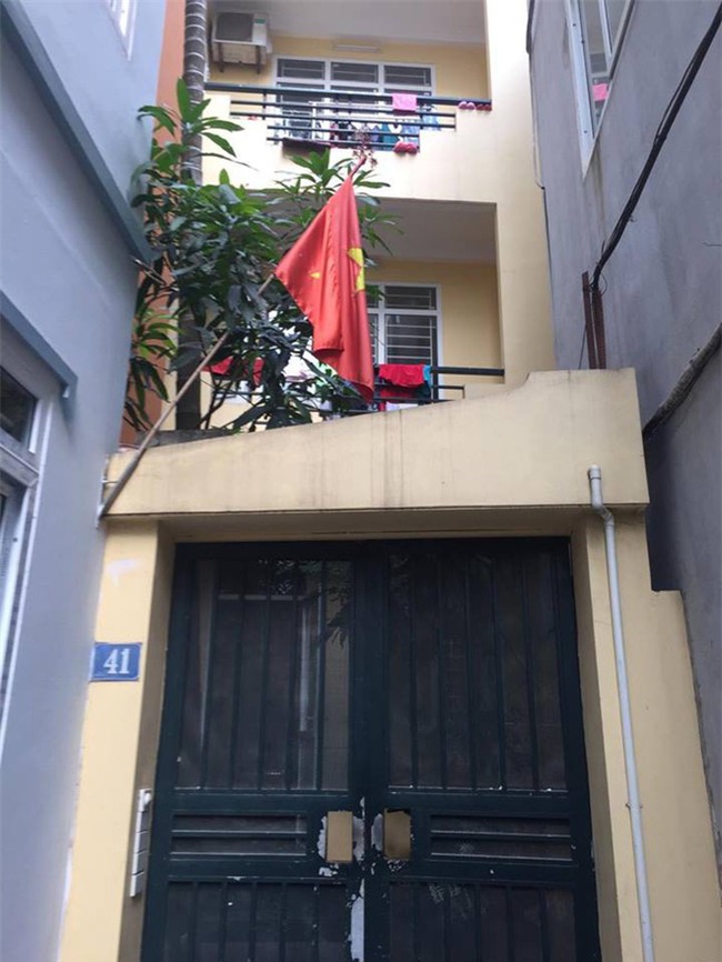 Hành trình chạy trốn khỏi ngục tù của bé trai 10 tuổi nghi bị bố và mẹ kế bạo hành ở Hà Nội - Ảnh 7.