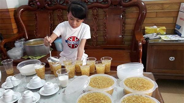 me be "doanh nhan nhi bong che buoi" tuyen quang: "toi hoc cach day con tu me do nhat nam" - 1