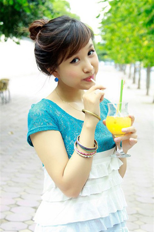 Ai rồi cũng khác, giống như Vân Hugo từ hot girl đời đầu chớp mắt đã biến thành quý bà ngực khủng - Ảnh 4.