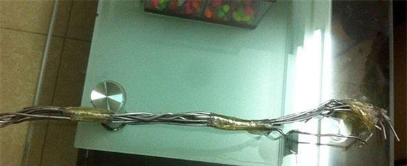 xom tro be 10 tuoi bi bao hanh: "phong do hay co tieng dong la, tre khoc thet trong dem" - 3