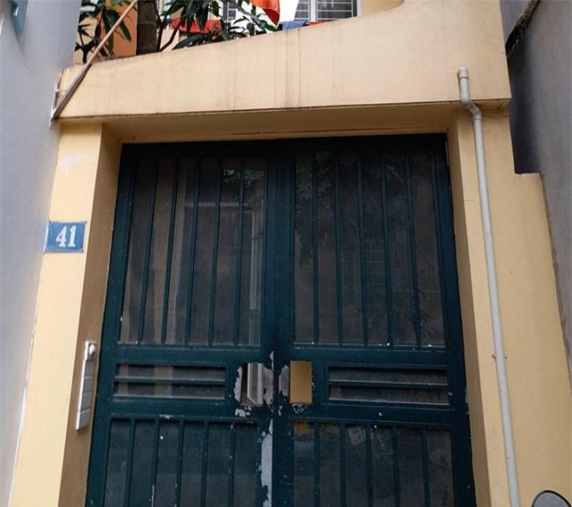 xom tro be 10 tuoi bi bao hanh: "phong do hay co tieng dong la, tre khoc thet trong dem" - 4