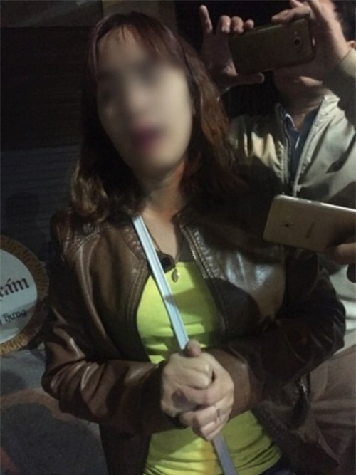 Bạo hành con trai 10 tuổi đến rạn sọ não, bố đẻ và người mẹ kế đối diện mức án 3 năm tù giam - Ảnh 5.