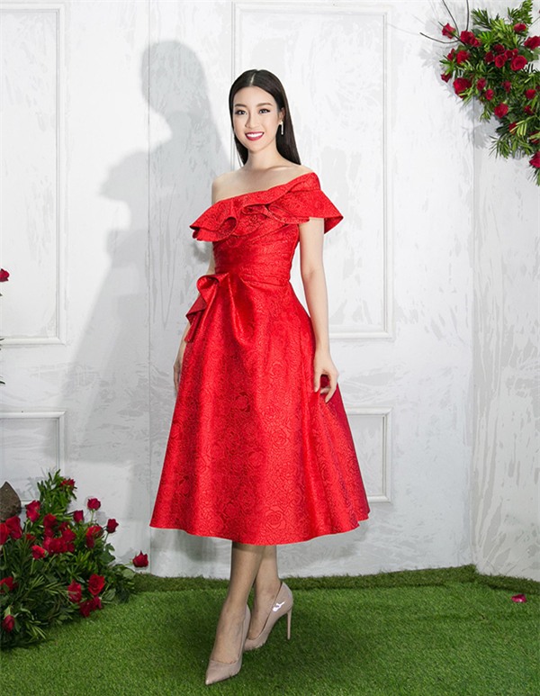 Bất chấp Phạm Hương cá tính nổi bật, Angela Phương Trinh vẫn chiếm spotlight thảm đỏ tuần này-2