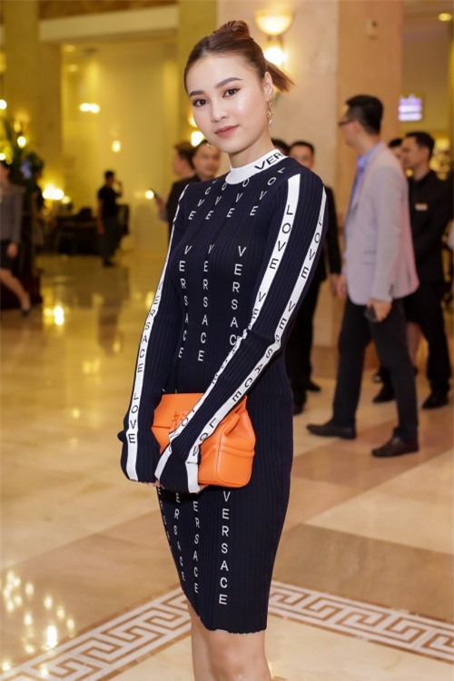 Phạm Hương chi gần 20 triệu, mua phải ‘đầm cũ’ của Angela Phương Trinh, Huyền Baby-7