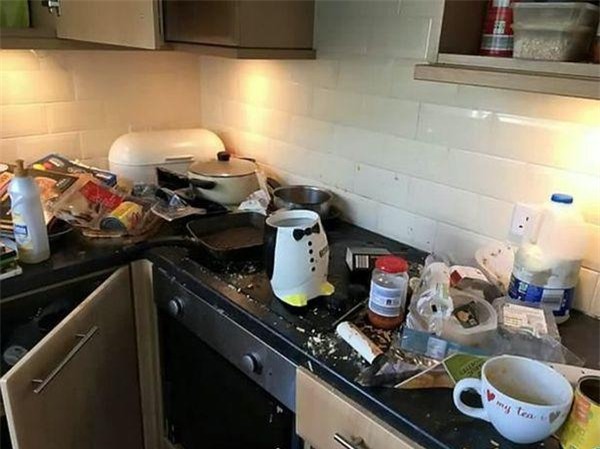 tron tien nha, me 3 con con de lai ca nui rac khien chu nha ton tram trieu sua chua - 5