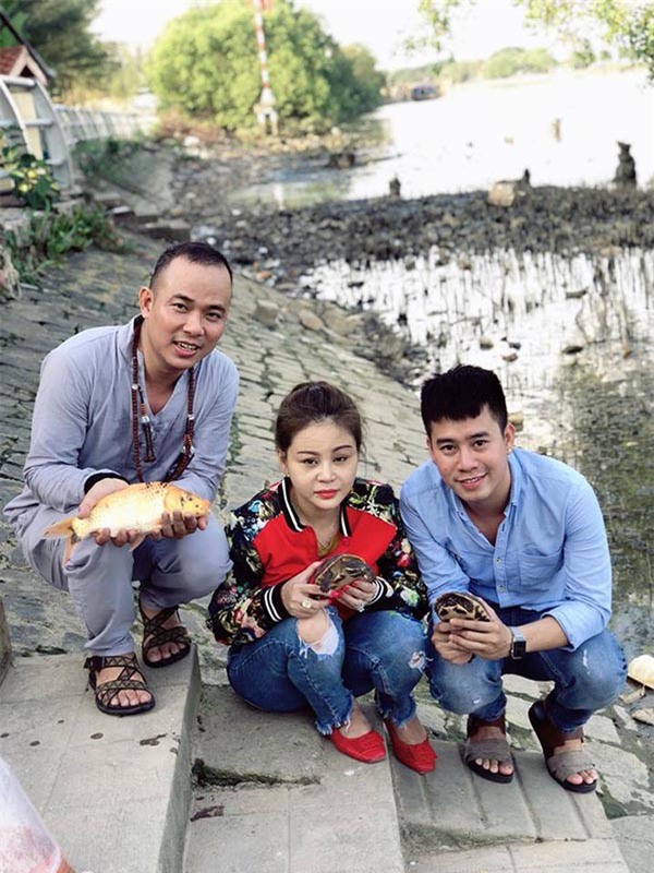 Lê Giang đi chùa tìm sự bình yên sau phát ngôn gây xôn xao về chồng cũ - Ảnh 5.