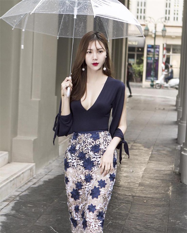 Từ sau khi nâng ngực, các người đẹp này diện đồ táo bạo hơn hẳn - Ảnh 18.