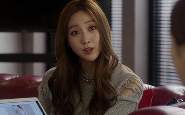 gai xinh di xem mat bi che len che xuong vi ly do chang ai ngo - 3