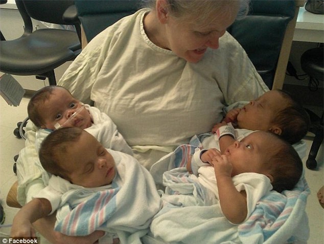 Suốt thai kỳ ngỡ rằng mình mang thai sinh ba, đến lúc vào phòng sinh, bác sĩ nói hai chữ khiến cả gia đình bối rối - Ảnh 3.