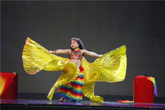 Cậu bé đọc vanh vách Chiếu dời đô của Lý Thái Tổ khiến MC Lại Văn Sâm đứng hình-4