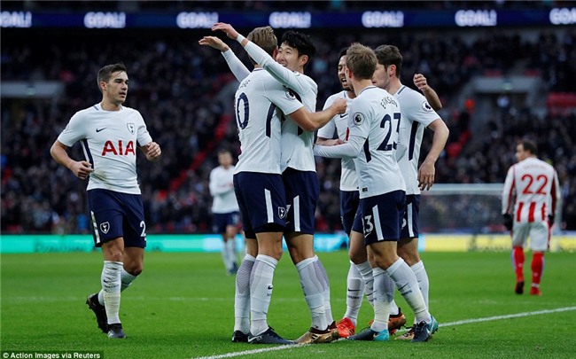 Harry Kane lập cú đúp, Tottenham đẩy Arsenal xuống thứ 6 - Ảnh 3.