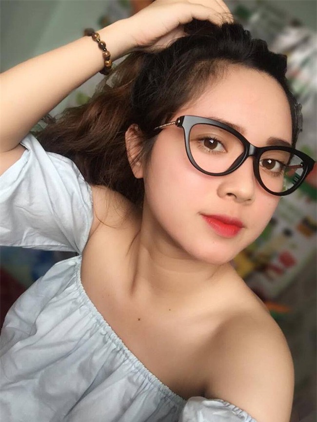 Bôi rượu thuốc bắc để bong da tái tạo, cô gái trẻ bị nổi mụn chi chít, chảy dịch ngứa khắp mặt - Ảnh 4.