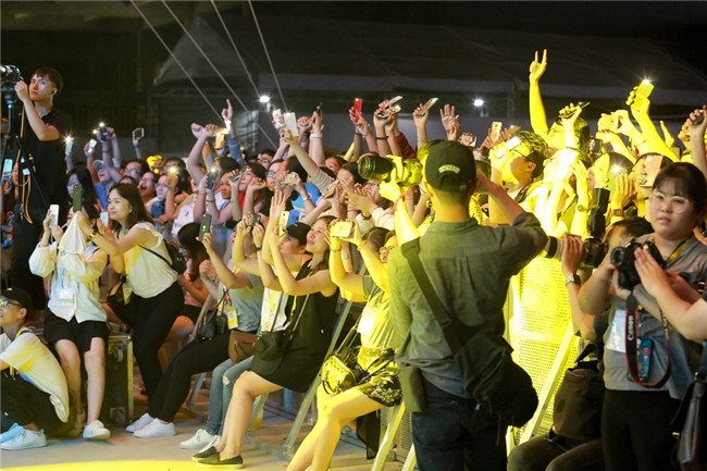 Mỹ Tâm khiến hàng ngàn fan phát cuồng khi thể hiện điệu nhảy say rượu trứ danh-2