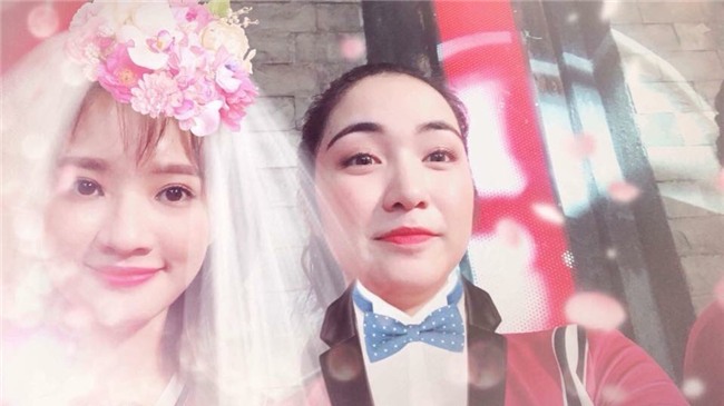 Clip: Chết cười với màn cầu hôn lầy lội nhất quả đất của Hòa Minzy-1