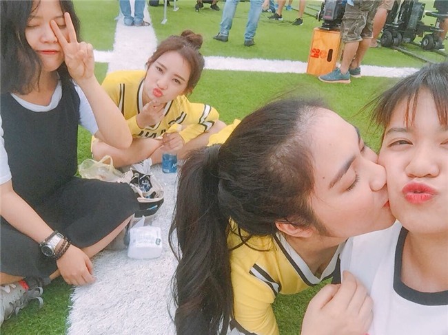 Clip: Chết cười với màn cầu hôn lầy lội nhất quả đất của Hòa Minzy-8