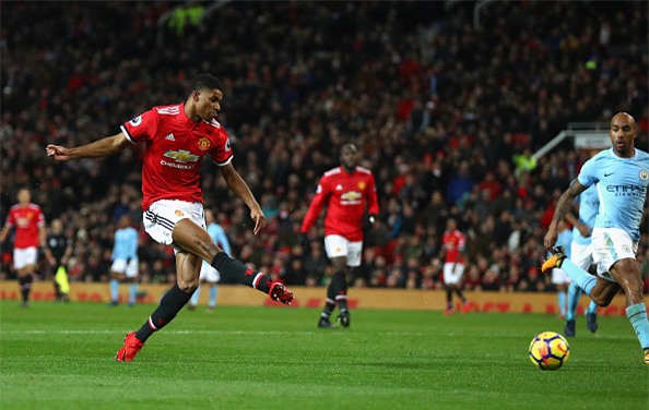 Lukaku lap cu dup sai lam, MU om han o derby Manchester hinh anh 3