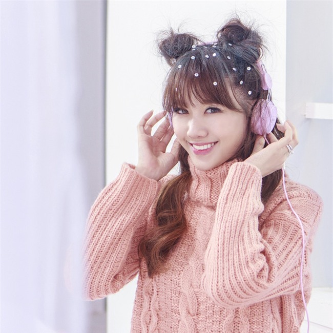 Hari Won vừa ra mắt MV mới bằng Tiếng Việt (nhưng vẫn chẳng ai hiểu đang hát gì) - Ảnh 3.