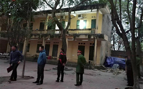 Bắc Ninh: Sập lan can trường tiểu học, 13 HS nhập viện cấp cứu