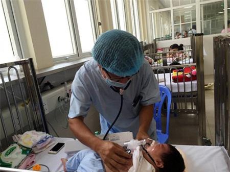 tre hay bi viem nhiem, om dai dang, cha me can chu y nhung dieu sau - 1