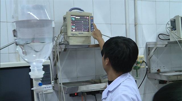 16 tre nhap vien do sap lan can truong hoc: “con roi tu tang 2 xuong cung hon 10 ban” - 6