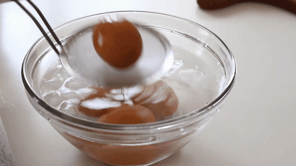 trung ga moi lay ra tu tu lanh luoc the nao moi chuan? - 5