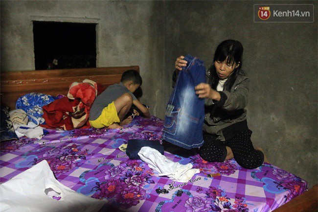 Bé trai 9 tuổi một mình sống giữa mộ bia ở Quảng Trị hơn 700 đêm và niềm vui ngày mẹ trở về - Ảnh 9.