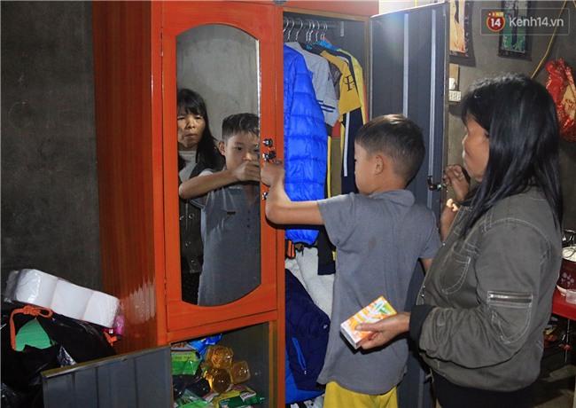 Bé trai 9 tuổi một mình sống giữa mộ bia ở Quảng Trị hơn 700 đêm và niềm vui ngày mẹ trở về - Ảnh 7.