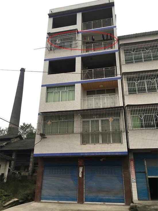 Do bị quản lý quá nghiêm, nam sinh ưu tú quẫn trí dùng dao sát hại mẹ đẻ - Ảnh 2.