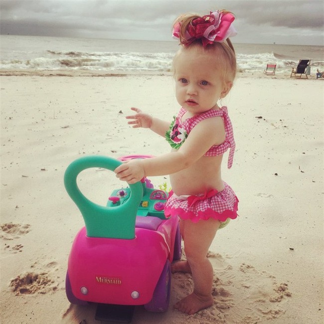 Bé gái 17 tháng tuổi mất mạng vì sự bất cẩn của bố mẹ khi để con ngủ trong phòng riêng - Ảnh 1.