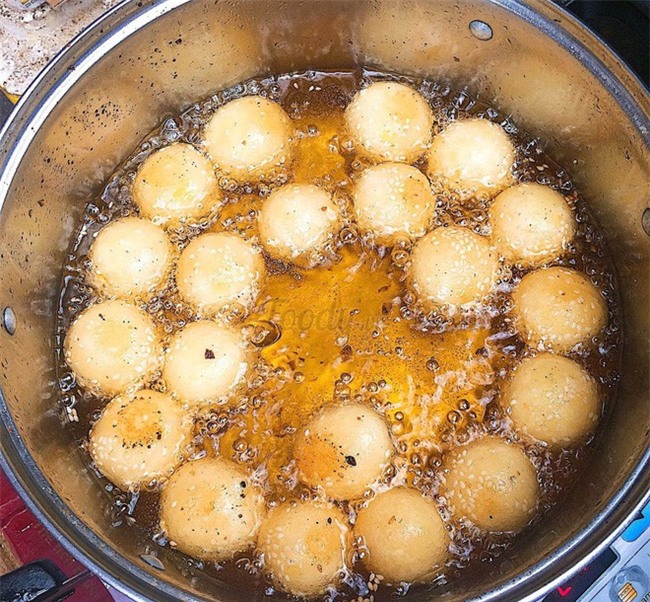 Mách bạn 4 hàng bánh rán chỉ từ 1k mà chủ hàng lúc nào cũng niềm nở, thân thiện ở Hà Nội - Ảnh 11.