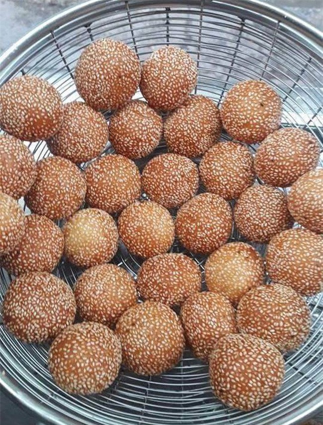 Mách bạn 4 hàng bánh rán chỉ từ 1k mà chủ hàng lúc nào cũng niềm nở, thân thiện ở Hà Nội - Ảnh 15.