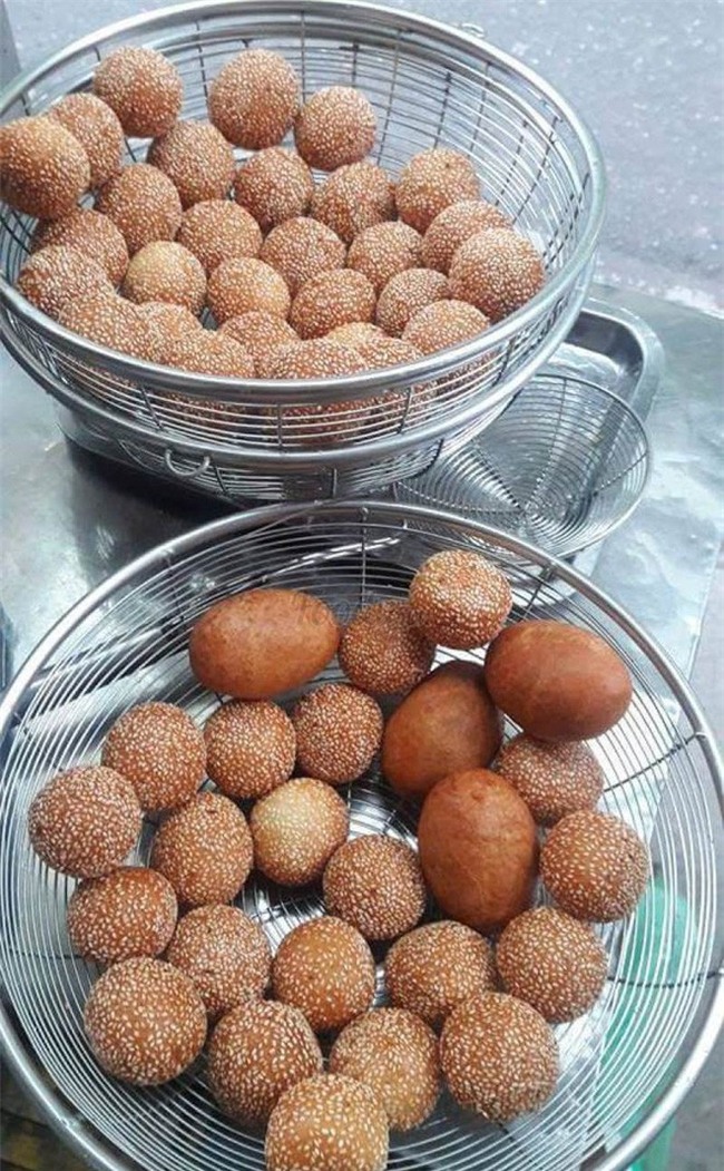 Mách bạn 4 hàng bánh rán chỉ từ 1k mà chủ hàng lúc nào cũng niềm nở, thân thiện ở Hà Nội - Ảnh 17.