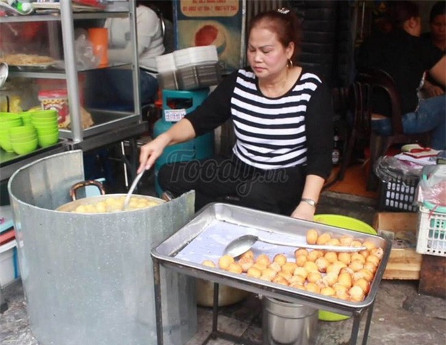 Mách bạn 4 hàng bánh rán chỉ từ 1k mà chủ hàng lúc nào cũng niềm nở, thân thiện ở Hà Nội - Ảnh 2.