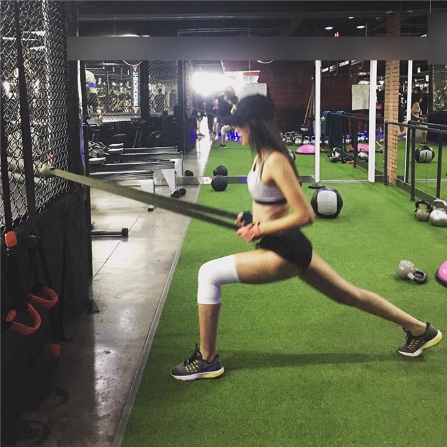 su that dang sau ve ngoai khong ti vet cua hoa hau pham huong va ngoc trinh - 5