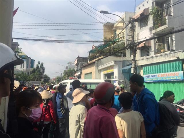 vo chong va con tu vong: "toi qua, co ay vua khoe chong nau my thit bo cho ca nha" - 2