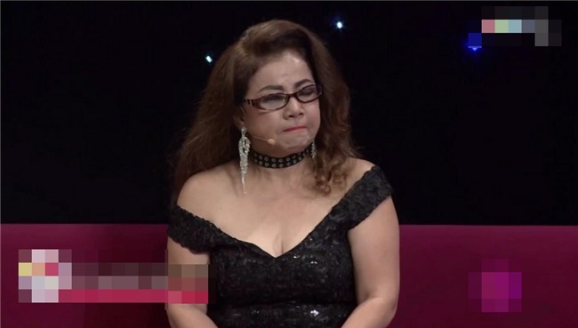 Mẹ Kasim Hoàng Vũ khóc ròng kể lại quá khứ định ôm con nhảy sông tự vẫn vì áp lực ly hôn-2