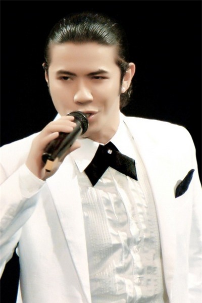 Mẹ Kasim Hoàng Vũ khóc ròng kể lại quá khứ định ôm con nhảy sông tự vẫn vì áp lực ly hôn-6