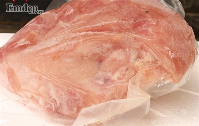 Chị em kiếm tiền triệu nhờ buôn bán gà tây nhập khẩu nguyên con mùa Noel