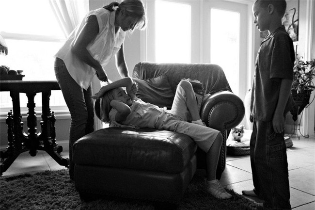 Bỏ mặc những lời cảnh báo, cặp vợ chồng vẫn quyết nhận bé gái làm con nuôi và đau đớn phát hiện một sự thật kinh khủng - Ảnh 4.